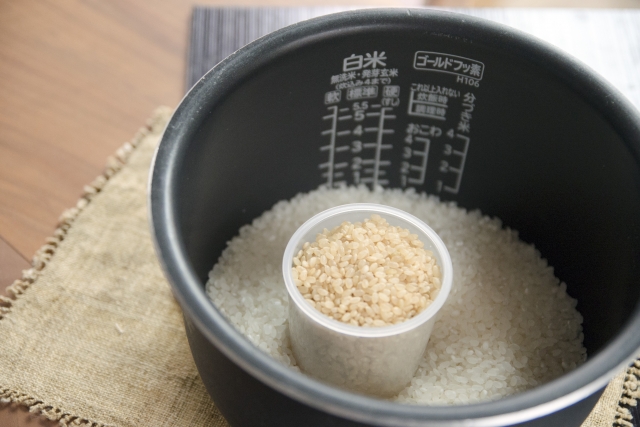 白米と玄米の違いとは？糖質制限するのに玄米なら大丈夫！？