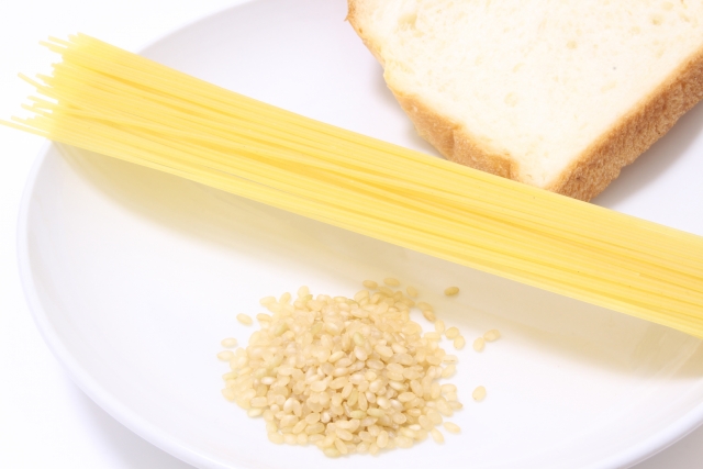お米とパンに含まれる栄養とは？栄養アップする方法について