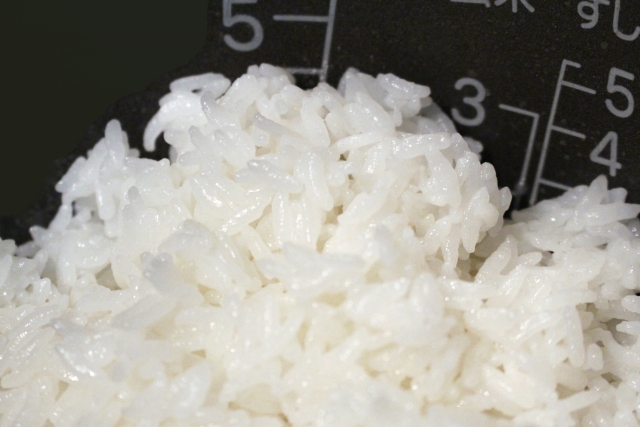 お米の炊き方の手順と炊いたご飯の保存は炊飯器で良いのか？