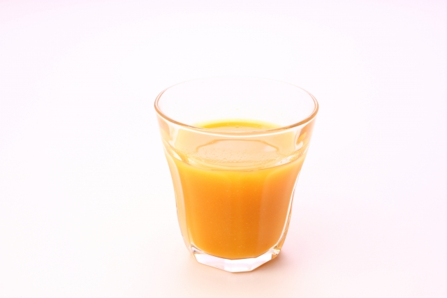 フレッシュオレンジジュースのビタミンc量はどのくらい？