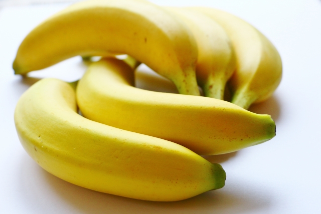 バナナが輸入される時は緑色？！熟し具合で味も栄養も変わる