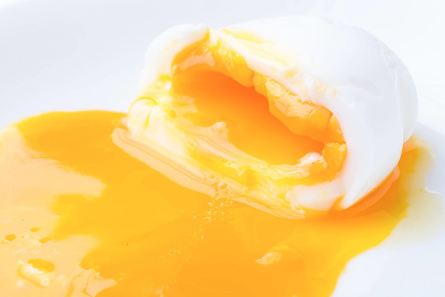 賞味期限が切れた卵は大丈夫？生・半熟・ゆで卵で違いは？