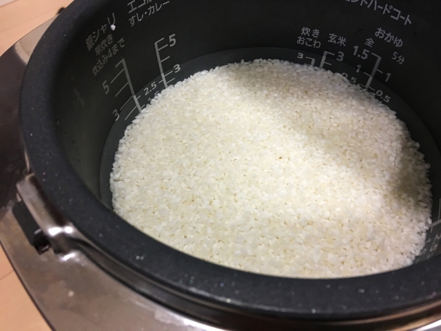 おいしい白米を炊く水の量は？3合炊きの基本