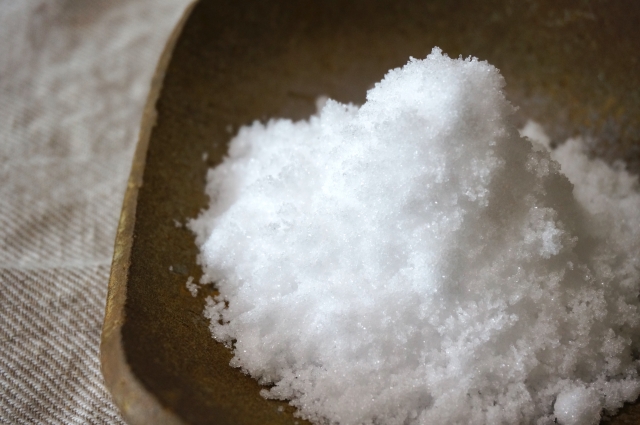 精製塩と自然塩とは？どう違うの？どう選べばいいの？