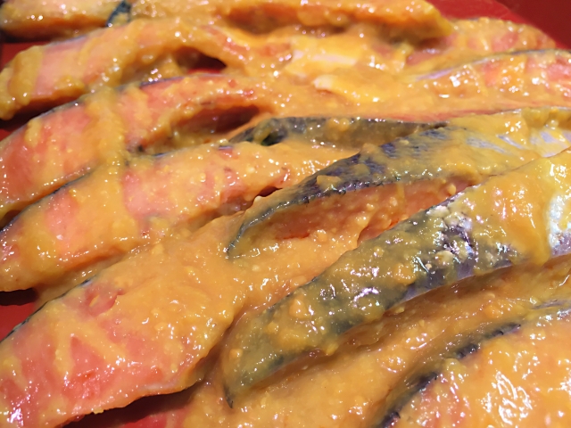 美味しい鮭の味噌焼きをフライパンで作るレシピをご紹介！