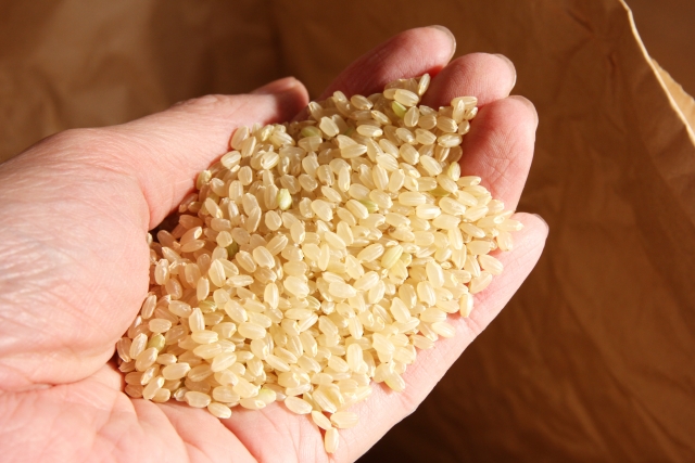 スーパーフードの玄米！その50gに含まれるカロリーは？