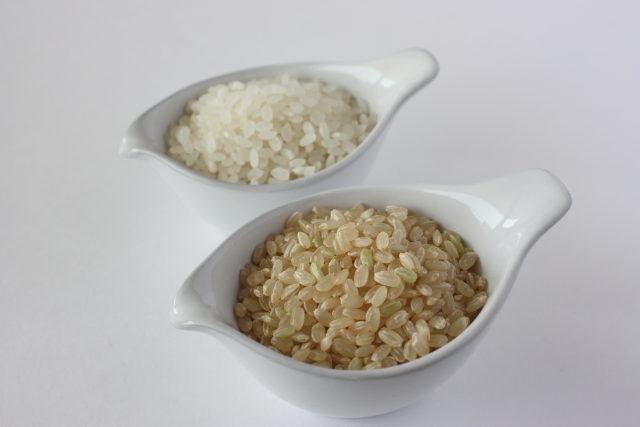 低いのはどちら？玄米と白米ご飯の茶碗一杯分のカロリー比較